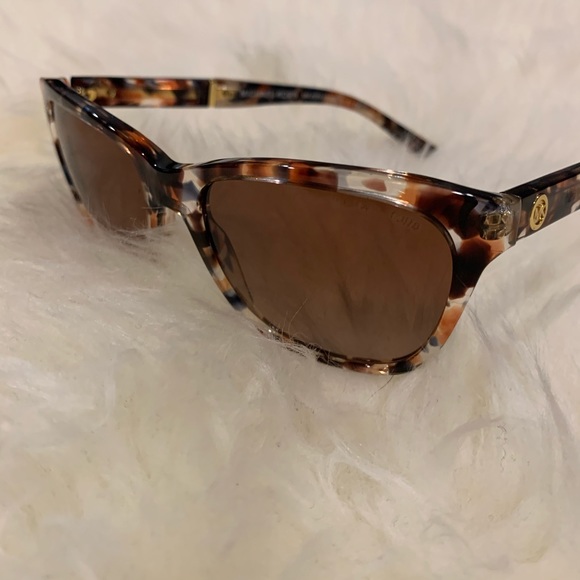 Michael Kors tortoise sunglasses - Picture 5 of 7